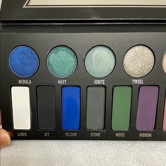 Kat Von D Metal Matte Palette - Picture 3 of 6